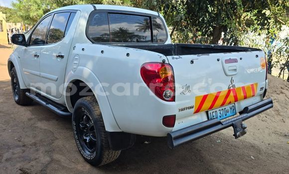 Nunua Ilio tumika Mitsubishi Triton Nyeupe Gari ndani ya Maputo nchini Maputo Nunua Ilio tumika Mitsubishi Triton Nyeupe Gari ndani ya Maputo nchini Maputo