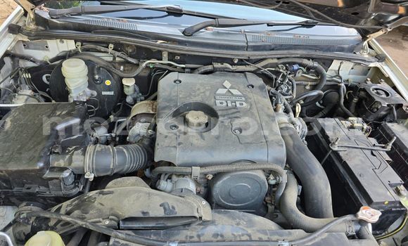 Nunua Ilio tumika Mitsubishi Triton Nyeupe Gari ndani ya Maputo nchini Maputo Nunua Ilio tumika Mitsubishi Triton Nyeupe Gari ndani ya Maputo nchini Maputo