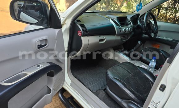 Nunua Ilio tumika Mitsubishi Triton Nyeupe Gari ndani ya Maputo nchini Maputo Nunua Ilio tumika Mitsubishi Triton Nyeupe Gari ndani ya Maputo nchini Maputo