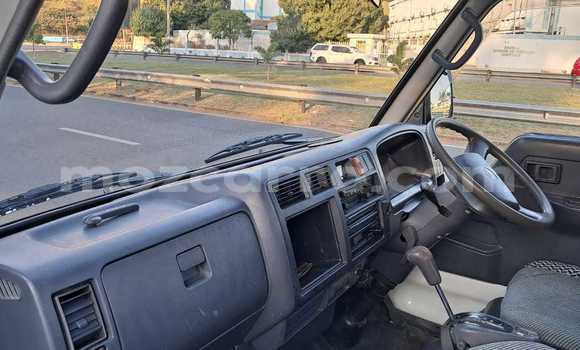 Nunua Ilio tumika Toyota Dyna Nyeupe Gari ndani ya Maputo nchini Maputo Nunua Ilio tumika Toyota Dyna Nyeupe Gari ndani ya Maputo nchini Maputo