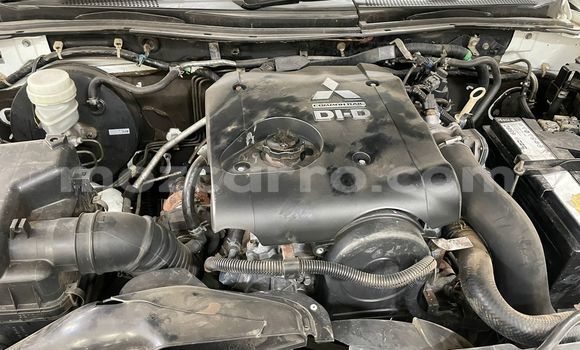 Tenga Tsaru Mitsubishi Triton Chena Mota in Maputo in Maputo Tenga Tsaru Mitsubishi Triton Chena Mota in Maputo in Maputo