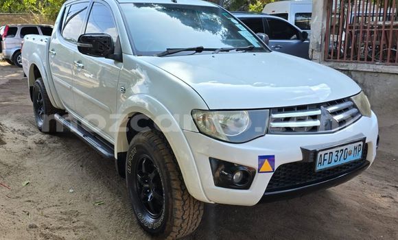 Comprar Usado Mitsubishi Triton Branco Carro em Maputo em Maputo