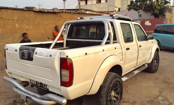 Buy Used Nissan Hardbody White Car in Maputo in Maputo Buy Used Nissan Hardbody White Car in Maputo in Maputo