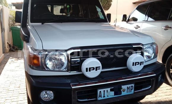 Buy Used Toyota Hilux White Car in Maputo in Maputo Buy Used Toyota Hilux White Car in Maputo in Maputo