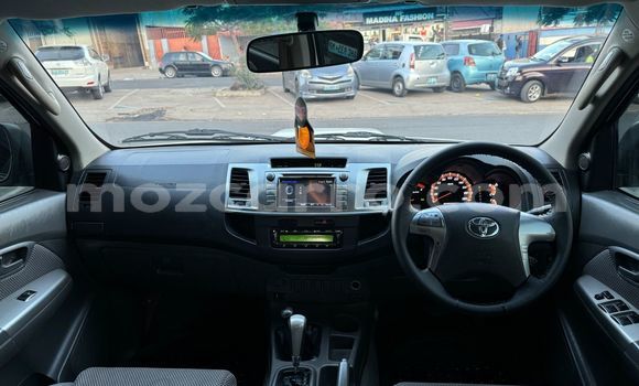 Nunua Ilio tumika Toyota Hilux Nyeupe Gari ndani ya Maputo nchini Maputo Nunua Ilio tumika Toyota Hilux Nyeupe Gari ndani ya Maputo nchini Maputo