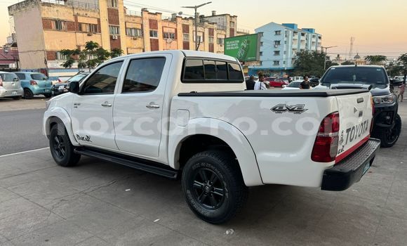 Nunua Ilio tumika Toyota Hilux Nyeupe Gari ndani ya Maputo nchini Maputo Nunua Ilio tumika Toyota Hilux Nyeupe Gari ndani ya Maputo nchini Maputo