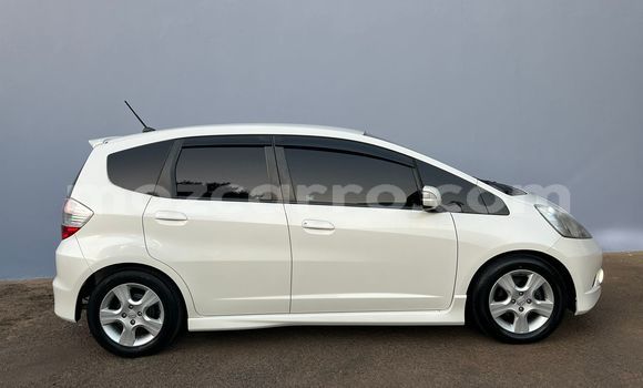 Comprar Usado Honda Fit Branco Carro em Maputo em Maputo Comprar Usado Honda Fit Branco Carro em Maputo em Maputo