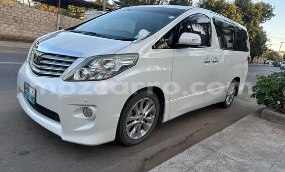 Nunua Ilio tumika Toyota Alphard Nyeupe Gari ndani ya Maputo nchini Maputo
