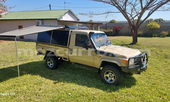 Comprar Usado Toyota Land Cruiser Castanho Carro em Maputo em Maputo