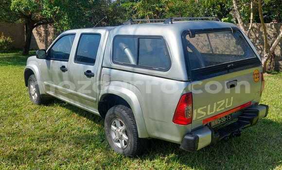 Comprar Usado Isuzu KB De outros Carro em Maputo em Maputo Comprar Usado Isuzu KB De outros Carro em Maputo em Maputo