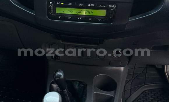Nunua Ilio tumika Toyota Hilux Nyeupe Gari ndani ya Maputo nchini Maputo Nunua Ilio tumika Toyota Hilux Nyeupe Gari ndani ya Maputo nchini Maputo
