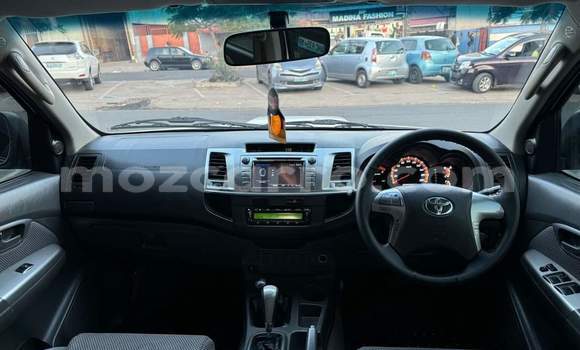Nunua Ilio tumika Toyota Hilux Nyeupe Gari ndani ya Maputo nchini Maputo Nunua Ilio tumika Toyota Hilux Nyeupe Gari ndani ya Maputo nchini Maputo