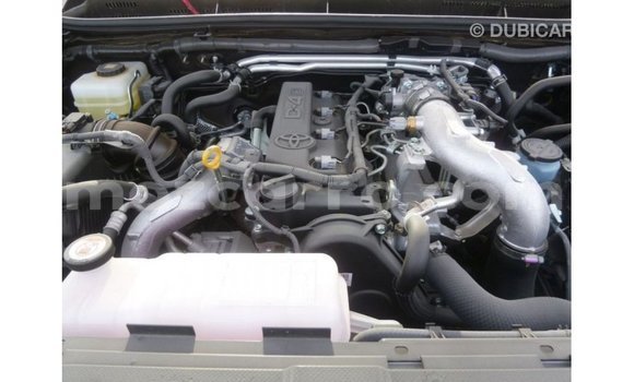 Tenga Imported Toyota Prado Zvimwe Mota in Import - Dubai in Cabo Delgado Tenga Imported Toyota Prado Zvimwe Mota in Import - Dubai in Cabo Delgado