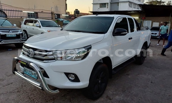 Comprar Usado Toyota Hiluxe Revo Branco Carro em Maputo em Maputo Comprar Usado Toyota Hiluxe Revo Branco Carro em Maputo em Maputo
