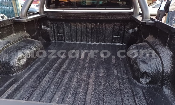 Comprar Usado Toyota Hiluxe Revo Branco Carro em Maputo em Maputo Comprar Usado Toyota Hiluxe Revo Branco Carro em Maputo em Maputo