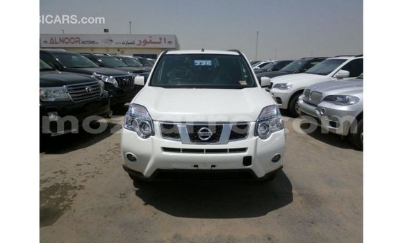 Nunua Imported Nissan X-Trail Nyeupe Gari ndani ya Import - Dubai nchini Cabo Delgado Nunua Imported Nissan X-Trail Nyeupe Gari ndani ya Import - Dubai nchini Cabo Delgado