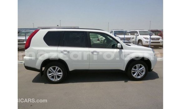Nunua Imported Nissan X-Trail Nyeupe Gari ndani ya Import - Dubai nchini Cabo Delgado Nunua Imported Nissan X-Trail Nyeupe Gari ndani ya Import - Dubai nchini Cabo Delgado