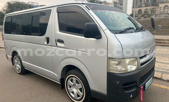 Nunua Ilio tumika Toyota Hiace Fedha Gari ndani ya Maputo nchini Maputo Nunua Ilio tumika Toyota Hiace Fedha Gari ndani ya Maputo nchini Maputo