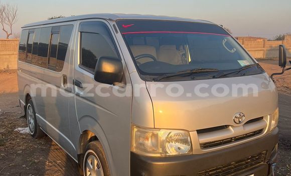Nunua Ilio tumika Toyota Hiace Fedha Gari ndani ya Maputo nchini Maputo Nunua Ilio tumika Toyota Hiace Fedha Gari ndani ya Maputo nchini Maputo