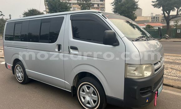 Nunua Ilio tumika Toyota Hiace Fedha Gari ndani ya Maputo nchini Maputo Nunua Ilio tumika Toyota Hiace Fedha Gari ndani ya Maputo nchini Maputo