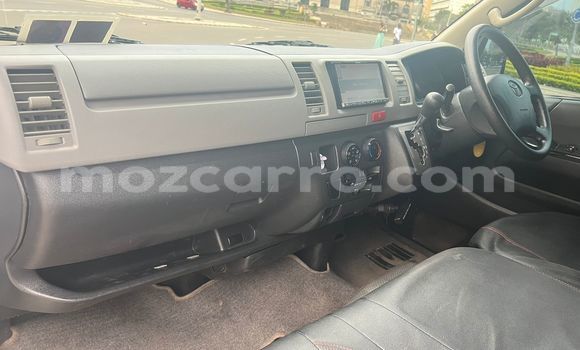 Nunua Ilio tumika Toyota Hiace Fedha Gari ndani ya Maputo nchini Maputo Nunua Ilio tumika Toyota Hiace Fedha Gari ndani ya Maputo nchini Maputo