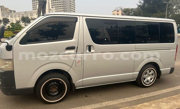 Nunua Ilio tumika Toyota Hiace Fedha Gari ndani ya Maputo nchini Maputo Nunua Ilio tumika Toyota Hiace Fedha Gari ndani ya Maputo nchini Maputo