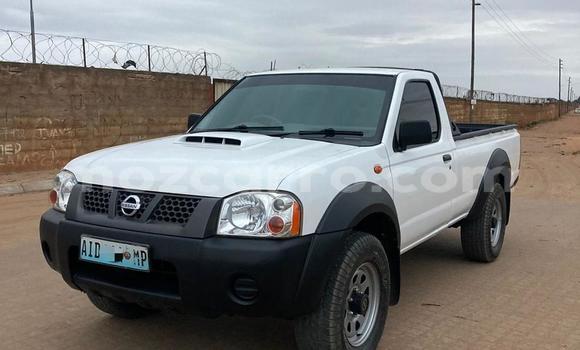 Comprar Usado Nissan Hardbody Branco Carro em Maputo em Maputo Comprar Usado Nissan Hardbody Branco Carro em Maputo em Maputo