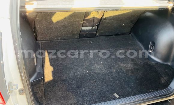 Nunua Ilio tumika Toyota RAV4 Nyeupe Gari ndani ya Maputo nchini Maputo Nunua Ilio tumika Toyota RAV4 Nyeupe Gari ndani ya Maputo nchini Maputo