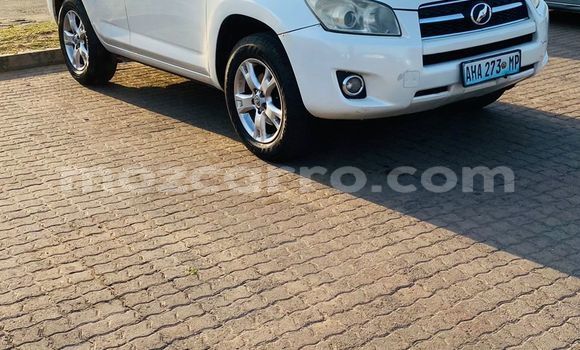 Nunua Ilio tumika Toyota RAV4 Nyeupe Gari ndani ya Maputo nchini Maputo Nunua Ilio tumika Toyota RAV4 Nyeupe Gari ndani ya Maputo nchini Maputo