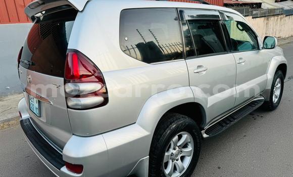 Nunua Ilio tumika Toyota Land Cruiser Prado Fedha Gari ndani ya Maputo nchini Maputo Nunua Ilio tumika Toyota Land Cruiser Prado Fedha Gari ndani ya Maputo nchini Maputo