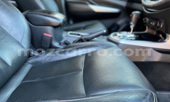 Comprar Usado Nissan Navara Prata Carro em Maputo em Maputo Comprar Usado Nissan Navara Prata Carro em Maputo em Maputo