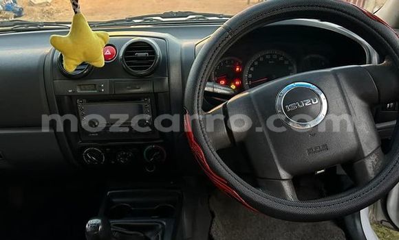 Comprar Usado Isuzu KB De outros Carro em Maputo em Maputo Comprar Usado Isuzu KB De outros Carro em Maputo em Maputo