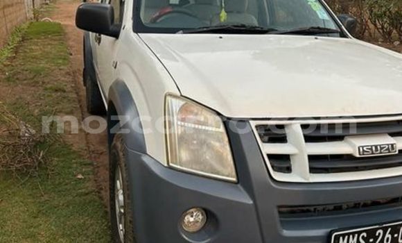 Comprar Usado Isuzu KB De outros Carro em Maputo em Maputo Comprar Usado Isuzu KB De outros Carro em Maputo em Maputo