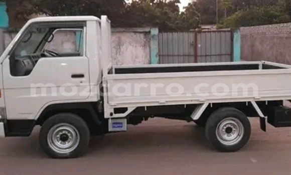 Comprar Usado Hino Ranger Branco Caminhão em Chigubo em Gaza Comprar Usado Hino Ranger Branco Caminhão em Chigubo em Gaza