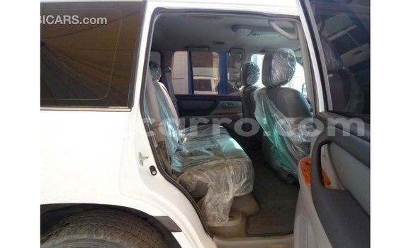 Tenga Imported Toyota Land Cruiser Chena Mota in Import - Dubai in Cabo Delgado Tenga Imported Toyota Land Cruiser Chena Mota in Import - Dubai in Cabo Delgado