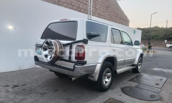 Nunua Ilio tumika Toyota Hilux Surf Nyeupe Gari ndani ya Maputo nchini Maputo Nunua Ilio tumika Toyota Hilux Surf Nyeupe Gari ndani ya Maputo nchini Maputo