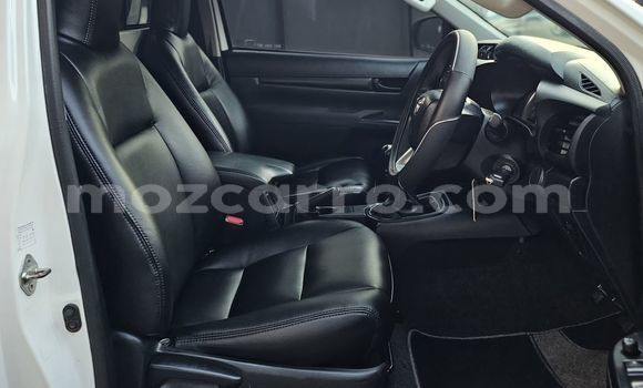 Tenga Tsaru Toyota Hiluxe Revo Chena Mota in Maputo in Maputo Tenga Tsaru Toyota Hiluxe Revo Chena Mota in Maputo in Maputo