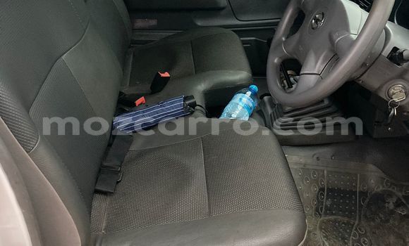 Comprar Usado Nissan Hardbody Branco Carro em Maputo em Maputo Comprar Usado Nissan Hardbody Branco Carro em Maputo em Maputo