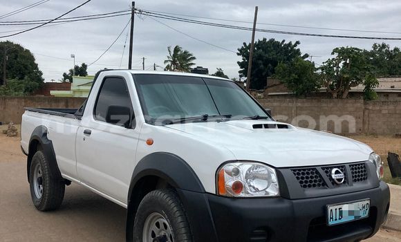 Comprar Usado Nissan Hardbody Branco Carro em Maputo em Maputo Comprar Usado Nissan Hardbody Branco Carro em Maputo em Maputo
