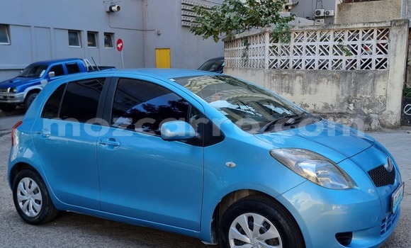 Nunua Ilio tumika Toyota Vitz Bluu Gari ndani ya Maputo nchini Maputo