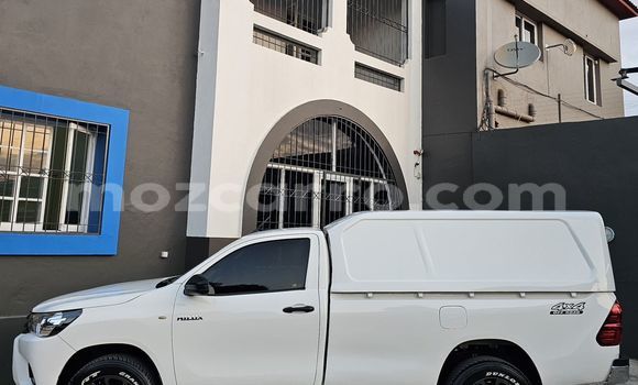 Buy Used Toyota Hiluxe Revo White Car in Maputo in Maputo Buy Used Toyota Hiluxe Revo White Car in Maputo in Maputo