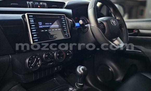 Buy Used Toyota Hiluxe Revo White Car in Maputo in Maputo Buy Used Toyota Hiluxe Revo White Car in Maputo in Maputo