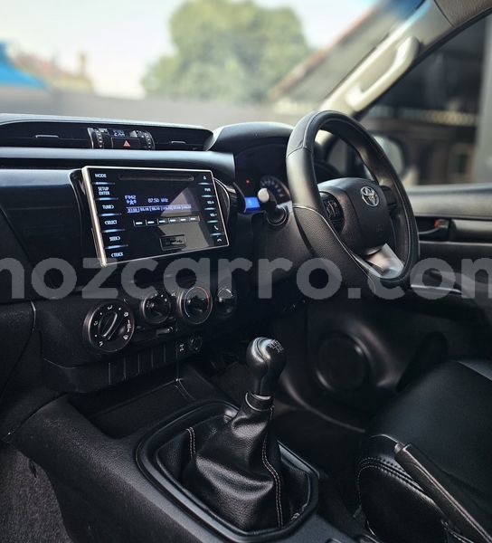 Big with watermark toyota hilux maputo maputo 28023