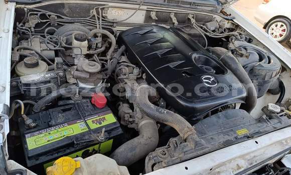 Comprar Usado Mazda BT-50 Branco Carro em Maputo em Maputo Comprar Usado Mazda BT-50 Branco Carro em Maputo em Maputo