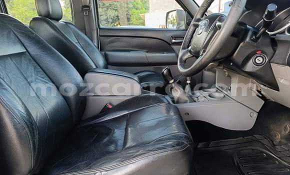 Comprar Usado Mazda BT-50 Branco Carro em Maputo em Maputo Comprar Usado Mazda BT-50 Branco Carro em Maputo em Maputo