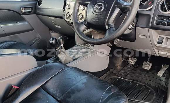 Comprar Usado Mazda BT-50 Branco Carro em Maputo em Maputo Comprar Usado Mazda BT-50 Branco Carro em Maputo em Maputo
