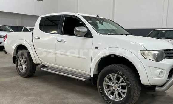 Comprar Usado Mitsubishi L200 Branco Carro em Maputo em Maputo Comprar Usado Mitsubishi L200 Branco Carro em Maputo em Maputo