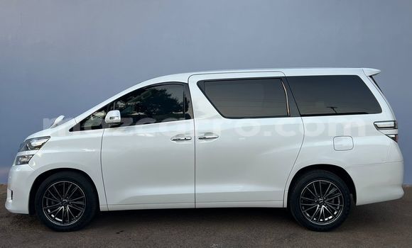 Tenga Tsaru Toyota Vellfire Chena Mota in Maputo in Maputo Tenga Tsaru Toyota Vellfire Chena Mota in Maputo in Maputo