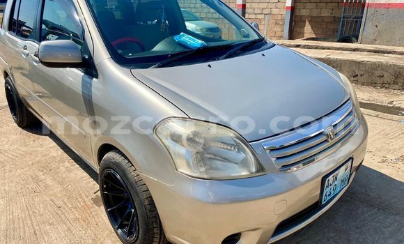 Comprar Usado Toyota Raum Prata Carro em Marara em Tete
