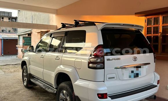 Comprar Usado Toyota Land Cruiser Prado Branco Carro em Maputo em Maputo